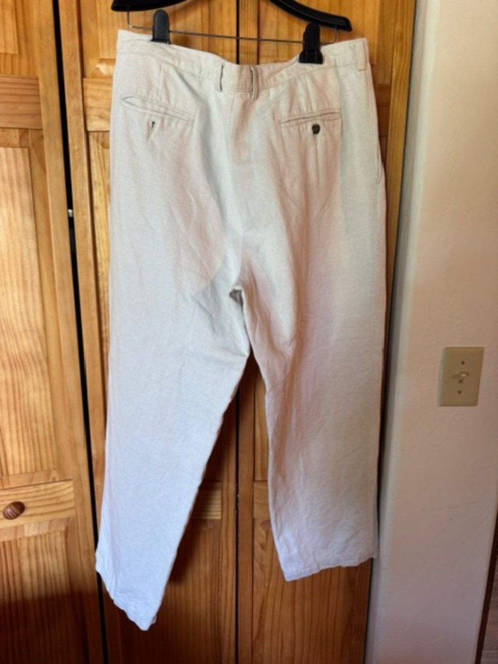 Liz Clayborne egg shell color pants size 38  herringbone